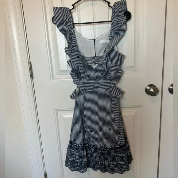 Revolve ASTR the Label Cutout Dress size Small - Picture 3 of 7